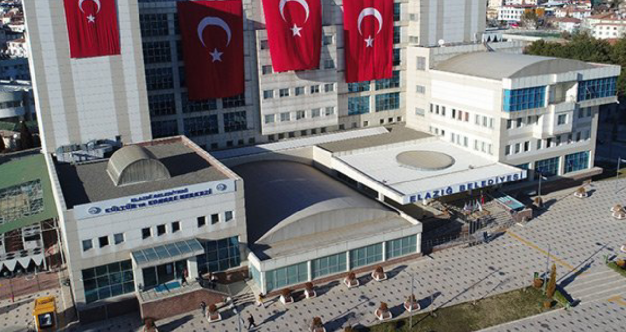 AKP’li belediyeden milyarlık borca rağmen araç alımı talebi