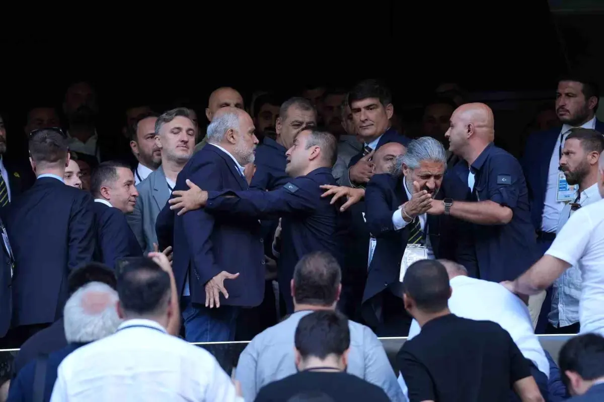 fenerbahce genel kurulunda gergin anlar GRPTe77w