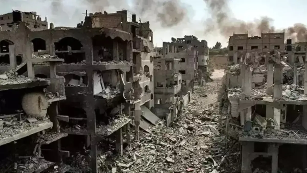 İsrail Gazze’de UNRWA Binalarını Bombaladı