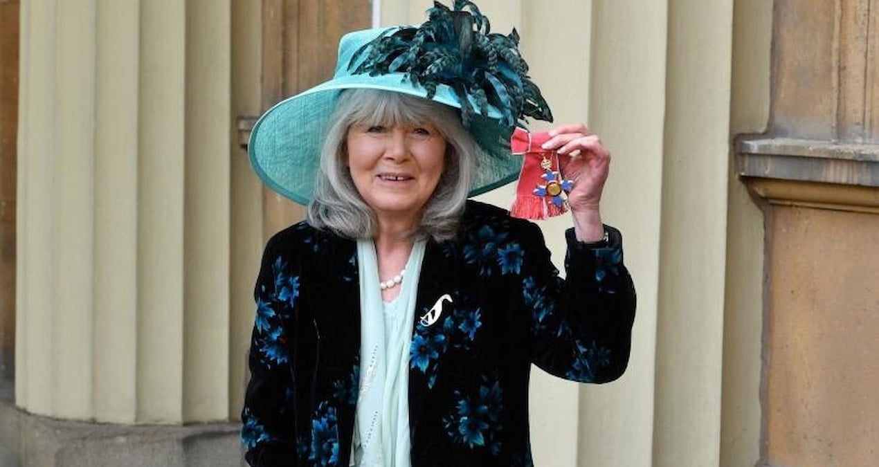 ask ve entrika romanlarinin efsanesi ingiliz yazar jilly cooper hayatini kaybetti HksKMKky