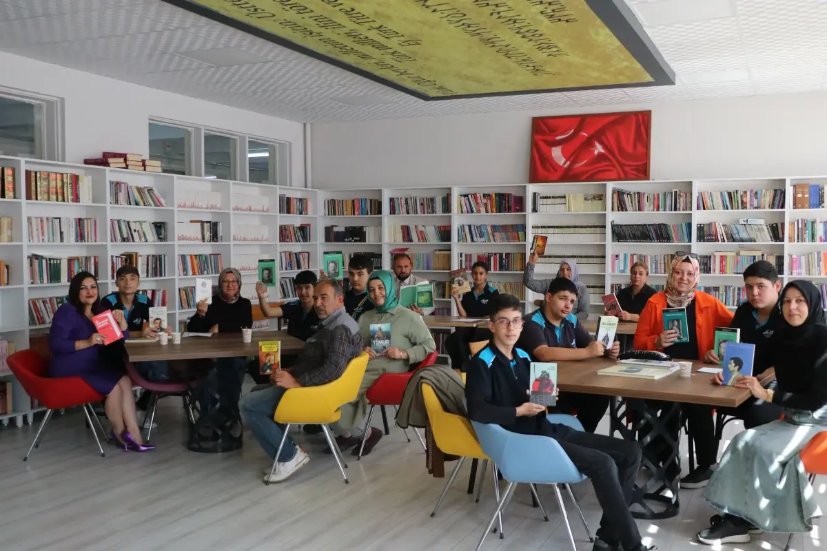 Hürriyet Mesleki ve Teknik Anadolu Lisesi’nde ‘Ailemle Birlikte Okuyorum’ projesi hayata geçirildi