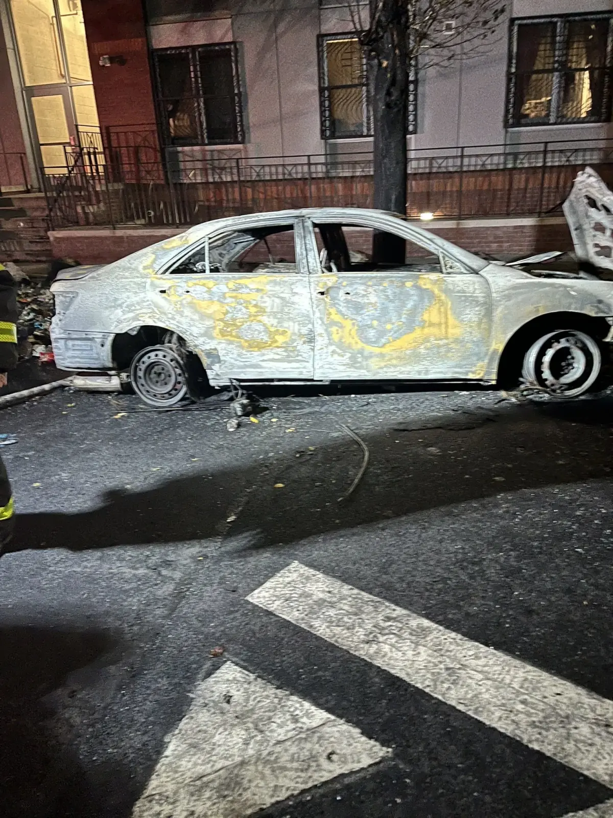 new yorkta arac patlamasi 7 itfaiyeci yaralandi aHhZdPU1.jpg