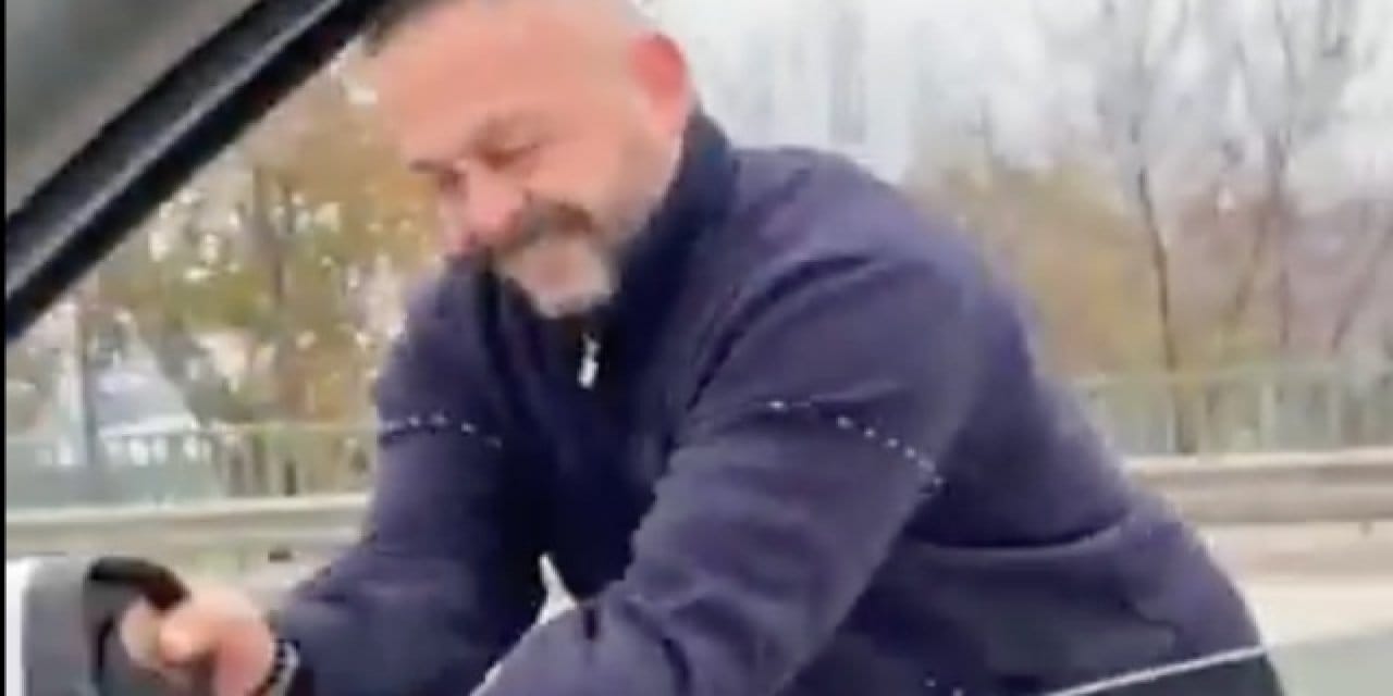 CHP’li meclis üyesine trafikte saldırı: Ölümle tehdit etti aracı tekmeledi