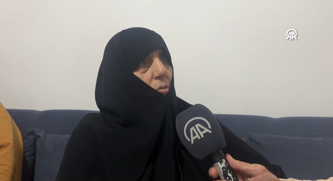 Yaşlı kadını “Topun ağzındasın” deyip dolandırdılar