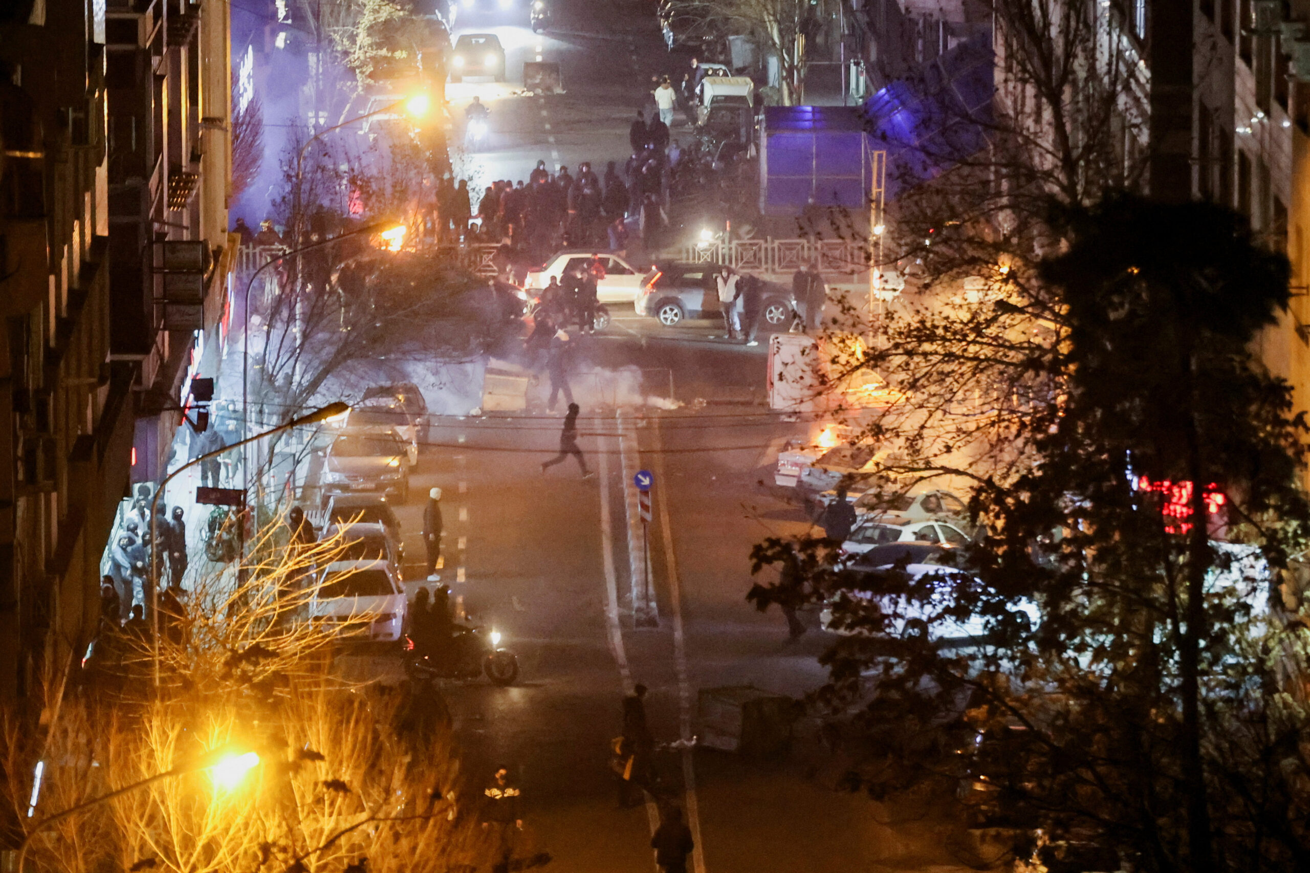 Trump İran’la ticaret yapana yüzde 25 gümrük vergisi uygulayacak