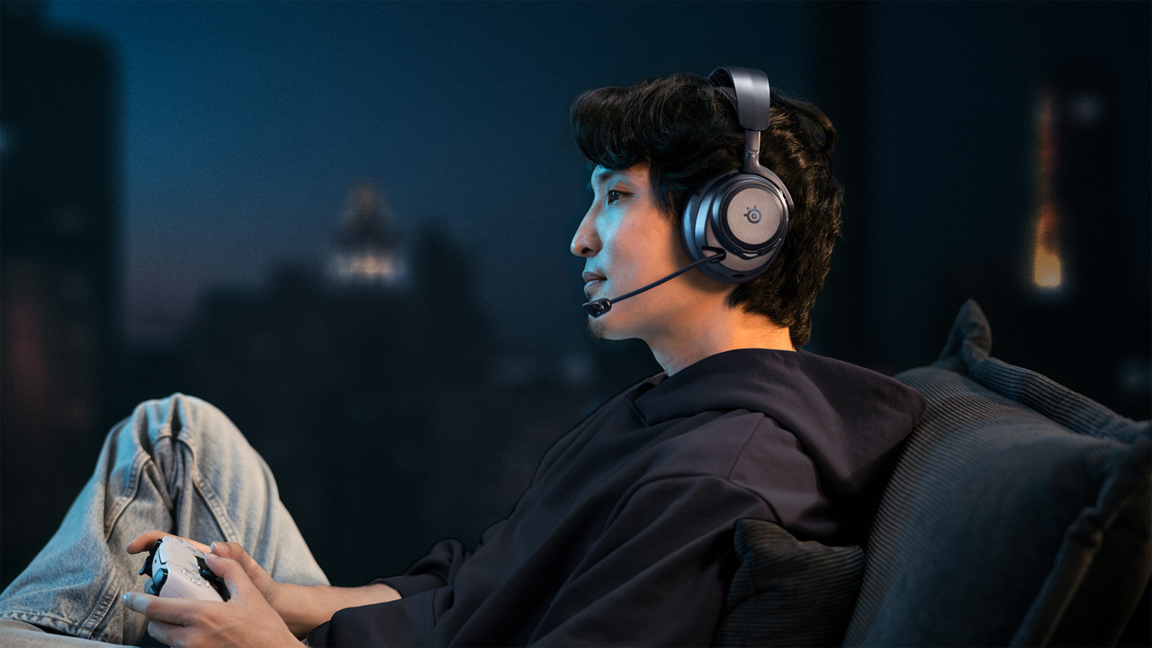 steelseries-yeni-ust-segment-kulakligi-arctis-nova-pro-omni-modelini-duyurdu-6dWWCutW